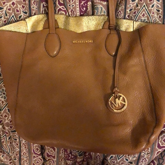 Michael Kors Handbags - Authentic Michael kors tote